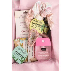 Self Care Beauty Gift Box With Clay Face Mask Scrunchies Hand Sanitizer Fragranc